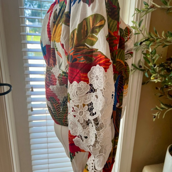 FARM Rio Multicolor Floral Blouse - Picture 8 of 10